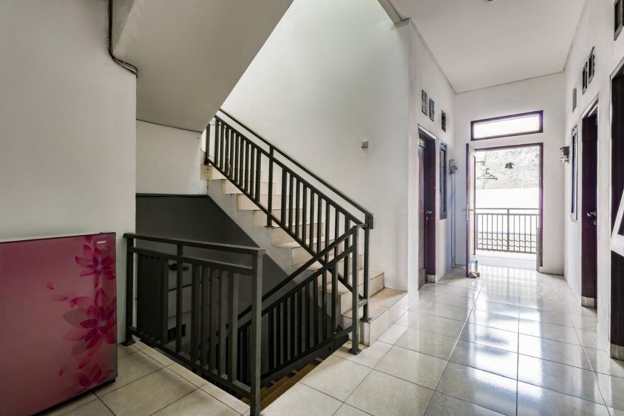 Jesz House Wisma tamu 2*